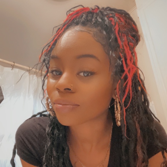 Meet your Posher, Ciarra - Picture 1 of 1